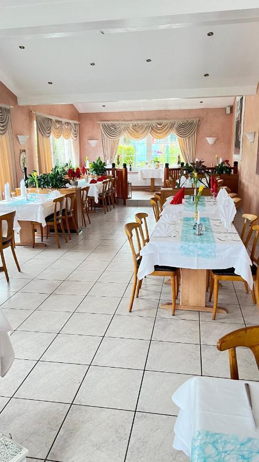 Hotel & Restaurant Am Kirschberg Alten Buseck Eksteriør billede