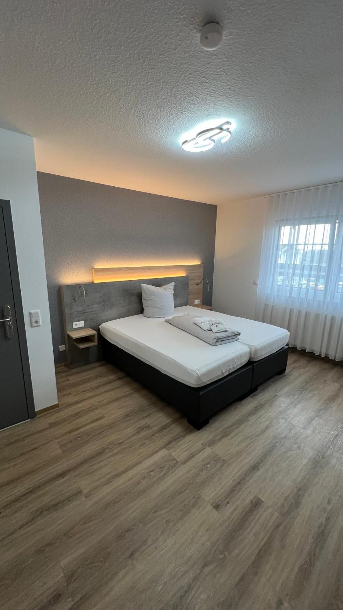 Hotel & Restaurant Am Kirschberg Alten Buseck Eksteriør billede