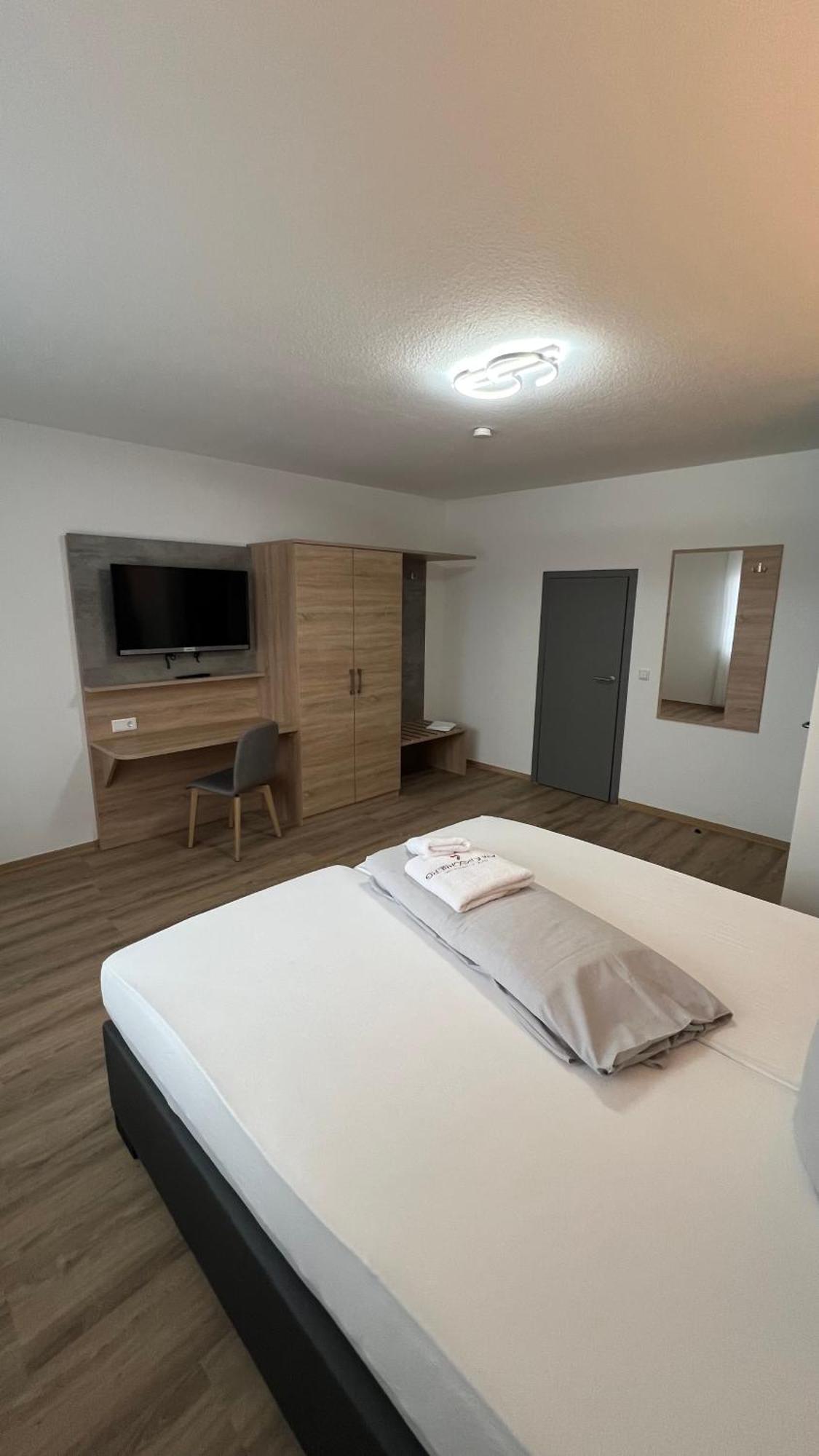 Hotel & Restaurant Am Kirschberg Alten Buseck Eksteriør billede