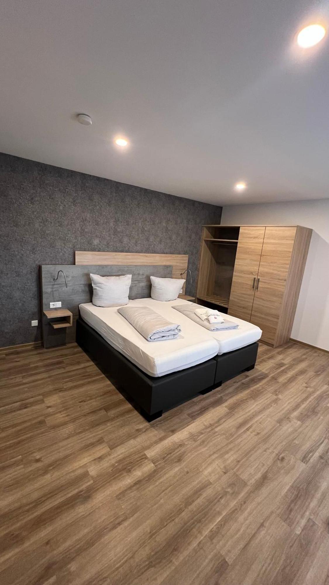 Hotel & Restaurant Am Kirschberg Alten Buseck Eksteriør billede