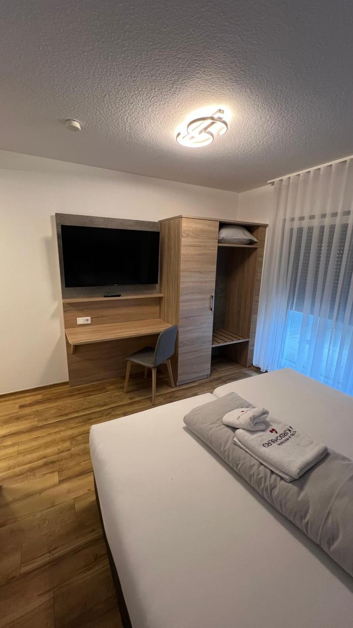 Hotel & Restaurant Am Kirschberg Alten Buseck Eksteriør billede
