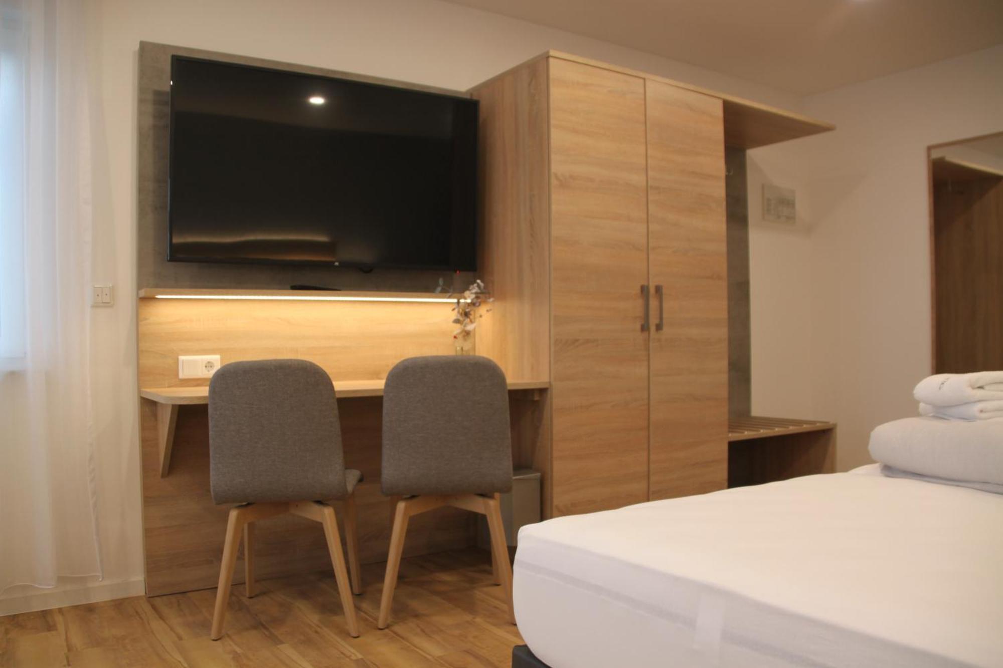Hotel & Restaurant Am Kirschberg Alten Buseck Eksteriør billede