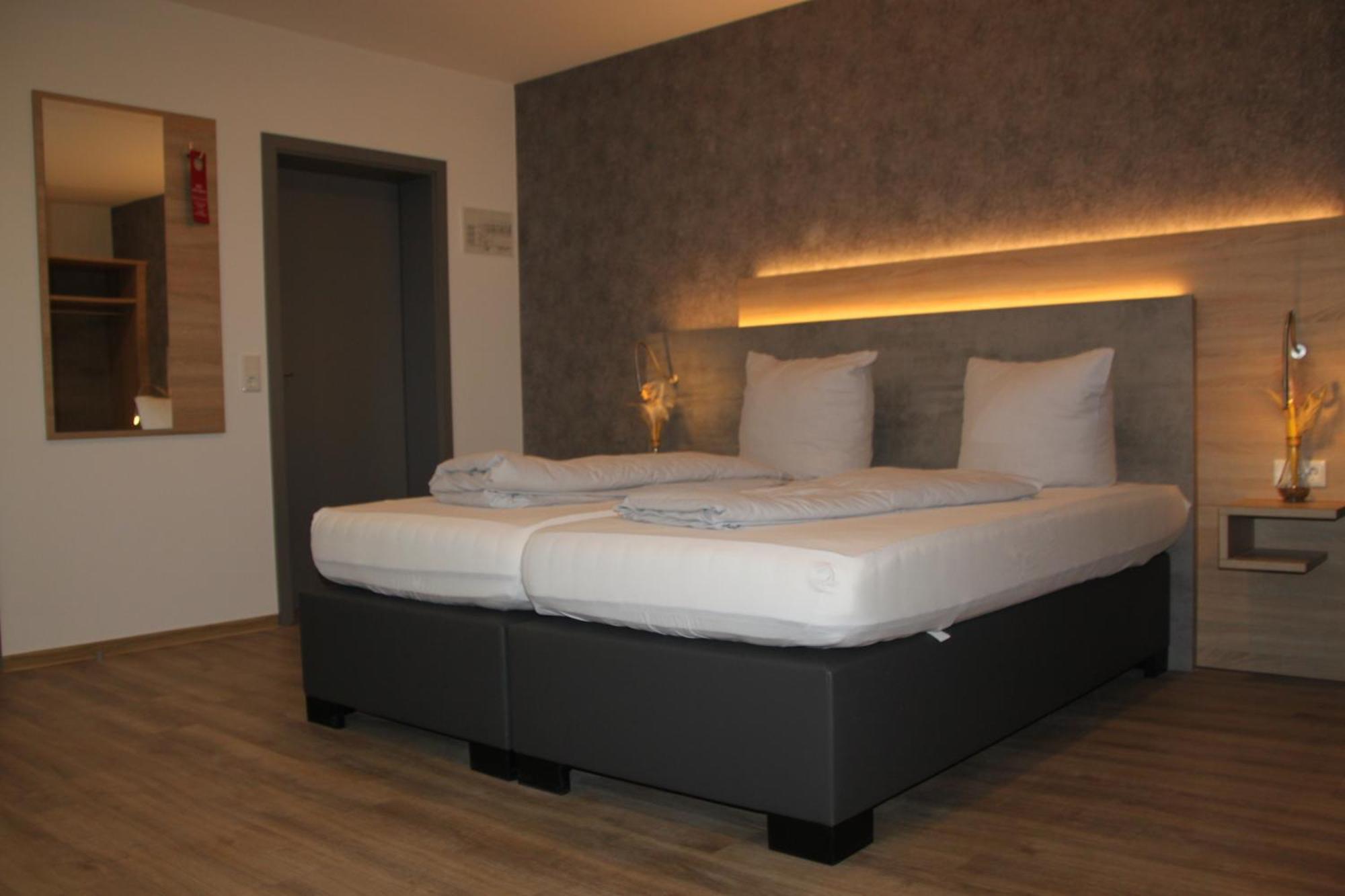 Hotel & Restaurant Am Kirschberg Alten Buseck Eksteriør billede