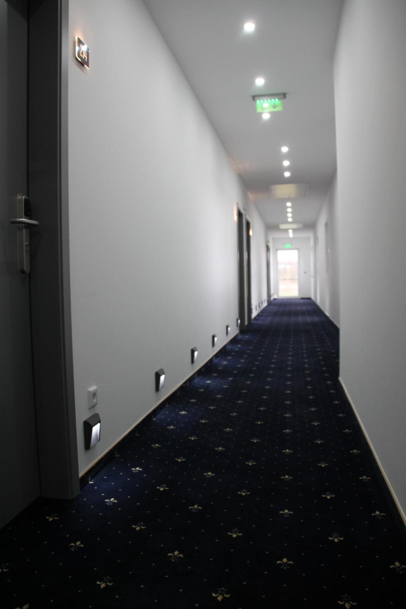 Hotel & Restaurant Am Kirschberg Alten Buseck Eksteriør billede
