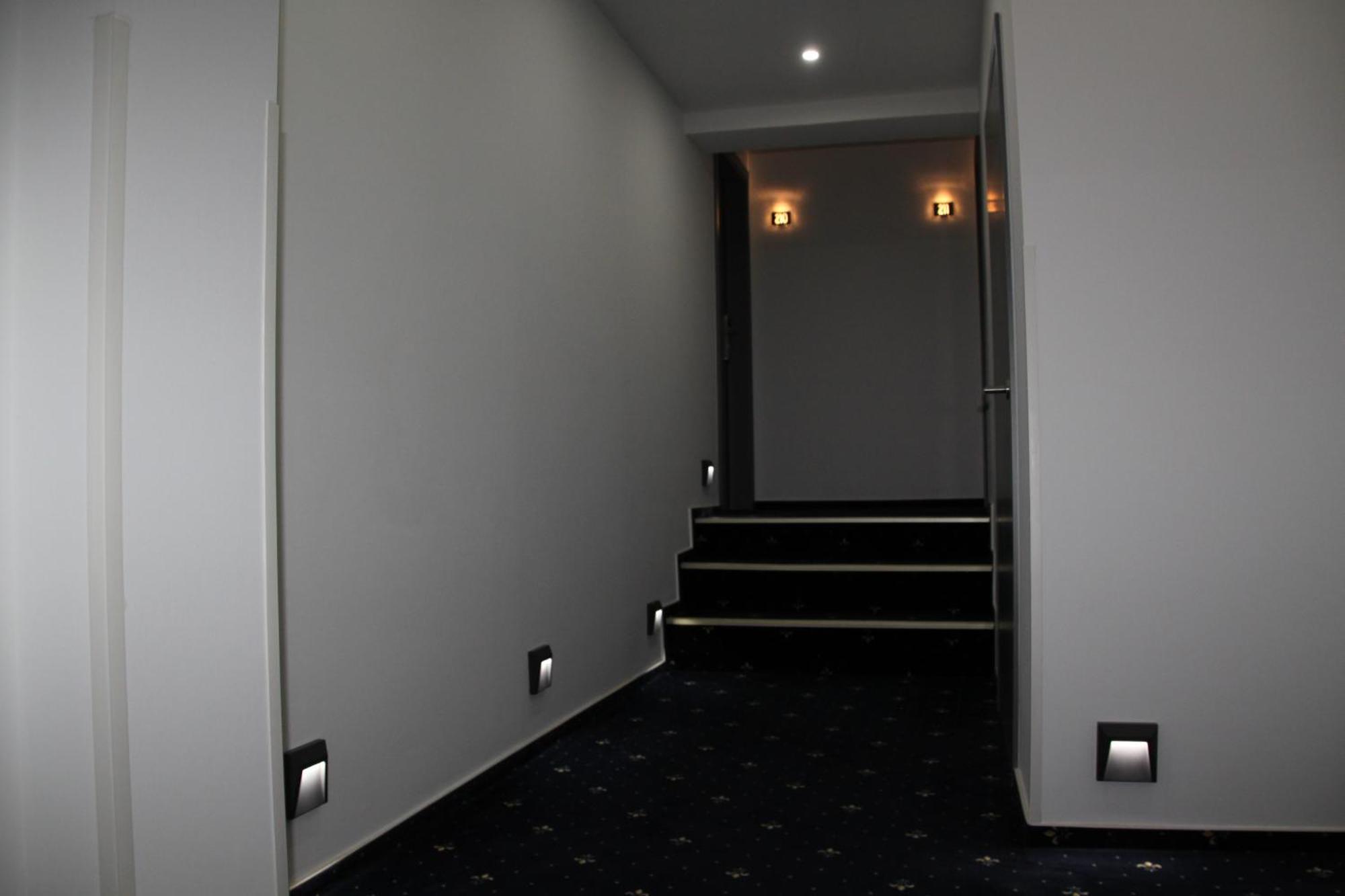 Hotel & Restaurant Am Kirschberg Alten Buseck Eksteriør billede