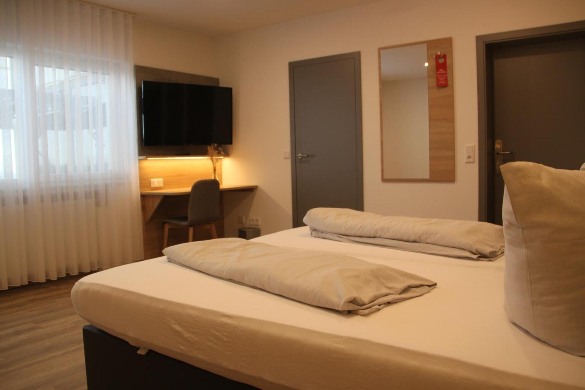 Hotel & Restaurant Am Kirschberg Alten Buseck Eksteriør billede