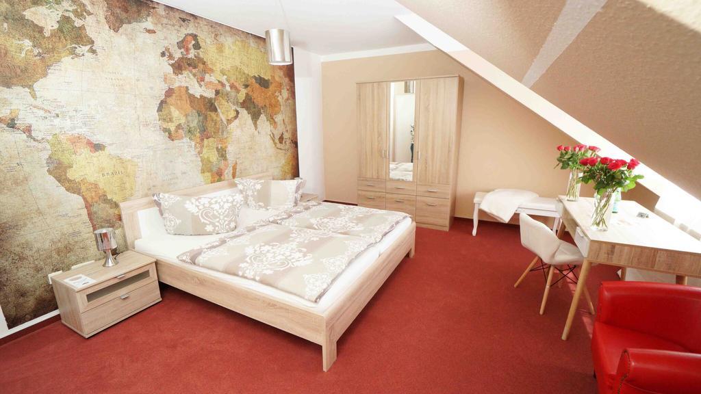 Hotel & Restaurant Am Kirschberg Alten Buseck Eksteriør billede