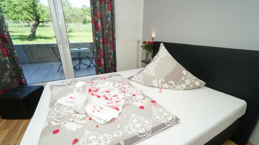 Hotel & Restaurant Am Kirschberg Alten Buseck Eksteriør billede